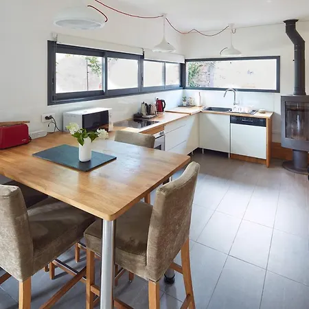 Holiday home Maison Individuelle Sur Jardin Proche Gare Et Disneyland
